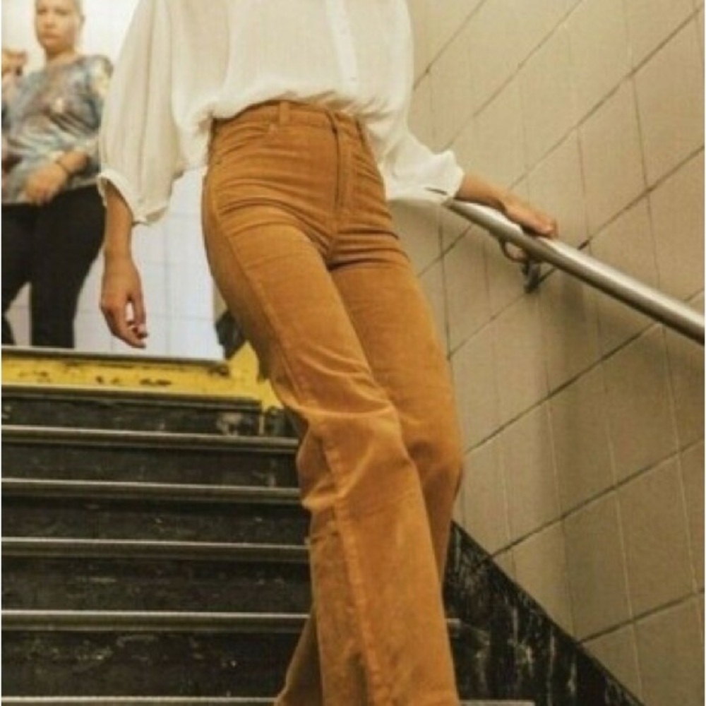 Levi’s NWOT Bohemian Ribcage Tan Corduroy Bootcut Jeans Cut Jeans (Size 27)